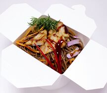 Соба с цыпленком в соусе терияки