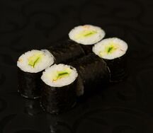 Мини ролл с огурцом