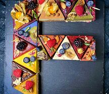 Торт Буква F