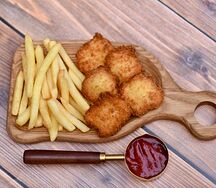 Куриные наггетсы с картофелем фри