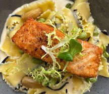 Домашняя паста с лососем в сливочном Биске