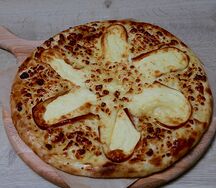 Хачапури с копченым сыром