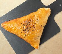 Слойка с ветчиной и сыром