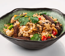 Жареный рис с яйцом и говядиной