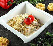 Паста с курицей и грибами