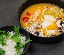 Том Ям с кокосовым молоком с креветками