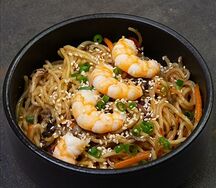 Яичная лапша с креветками