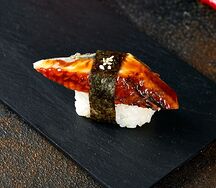Суши с угрем