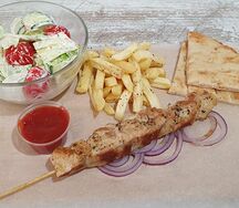 Шашлык (Сувлаки) куриный на тарелке малая порция