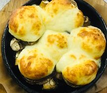 Шампиньоны с сыром