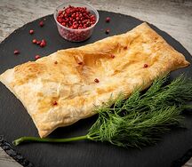 Слойка с ветчиной и сыром