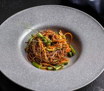 Гречневая лапша с овощами