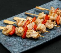 Мини-шашлычки из курицы