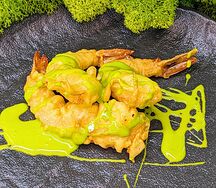 Креветки темпура с соусом васаби