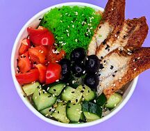 Поке с угрем и масаго