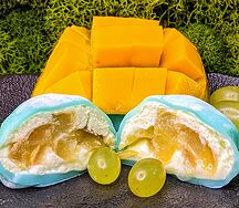 Моти Виноград, манго и яблоко