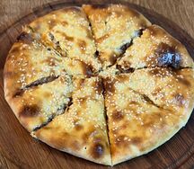 Лобиани (пирог с фасолью)