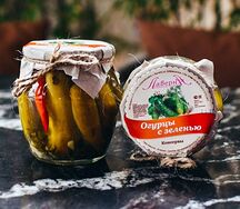 Огурцы с зеленью