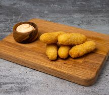 Сырные палочки и соус