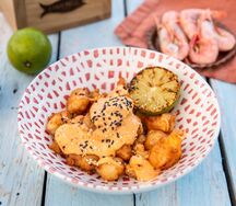 Попкорн из креветок с соусом чили