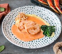 Котлеты из краба с пюре и шпинатом