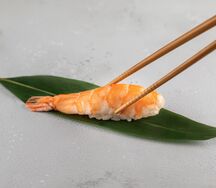 Суши креветка