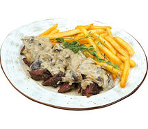 Говяжий стейк под сливочно-грибным соусом с фри