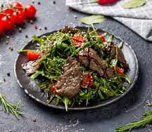 Тёплый салат с телятиной