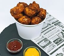 Куриные крылышки 26 хxl Grill Original фри и соус