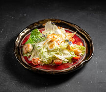 Салат Цезарь с креветками