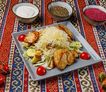 Салат Цезарь с курицей