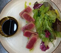 Тунец, микс салата