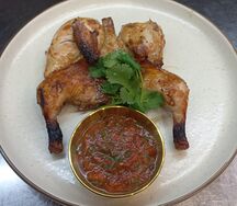 Цыпленок-корнишон с домашней аджикой