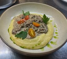 Бефстроганов и картофельное пюре