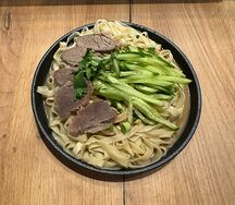 №210 Лапша с говядиной и овощами в кунжутной пасте