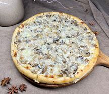 Пицца Жюльен с курицей и грибами