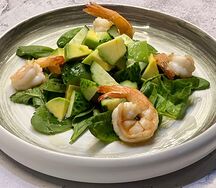 Зеленый салат с креветками