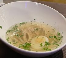 Куриный бульон с лапшой