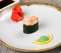 Гункан Спайс лосось