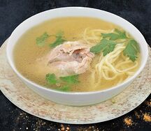 Куриный суп с домашней лапшой