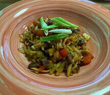 Говядина с лапшой Дин Дин Цомян