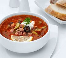 Солянка сборная мясная со сметаной