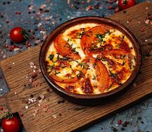 Помидоры с сыром на кеци