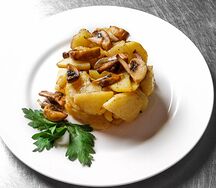 Картофель жареный с грибами