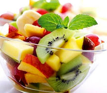 Фруктовый салат с топпингом