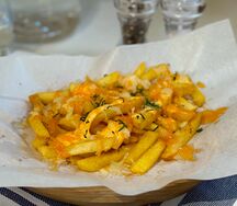 Картофель фри с сыром