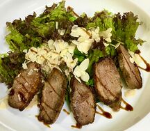 Салат с утиной грудкой