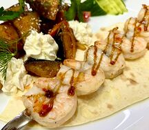 Шашлык из креветок с баклажанами