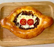 Хачапури по-аджарски с мясом