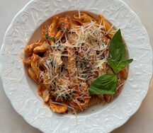 Паста арабьята с курицей